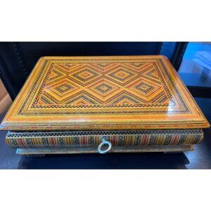Vtg 1975 Handmade In Romania Marquetry lacquered Inlay Wooden Box Inside Key